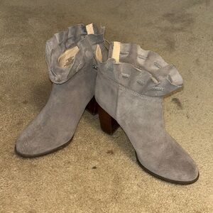 Crown & Ivy Women's Morcella Gray Suede Ankle Booties Ruffle Top 3.5"